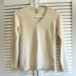 L.L. Bean Women's Cream V-Neck Wool Sweater